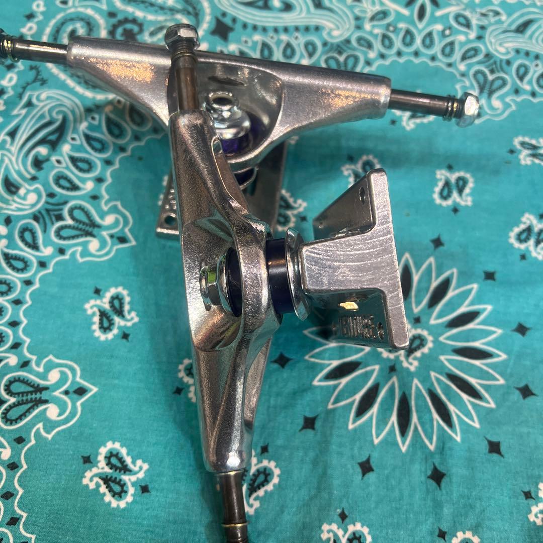 スケートボード トラック アルミ シルバー5.0HI