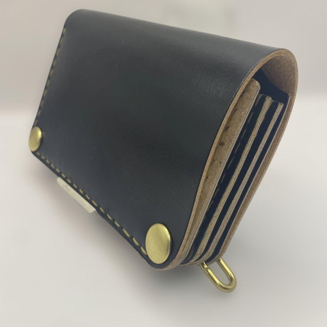 人気！折らずにお札が入る無骨なミドルトラッカーウォレット