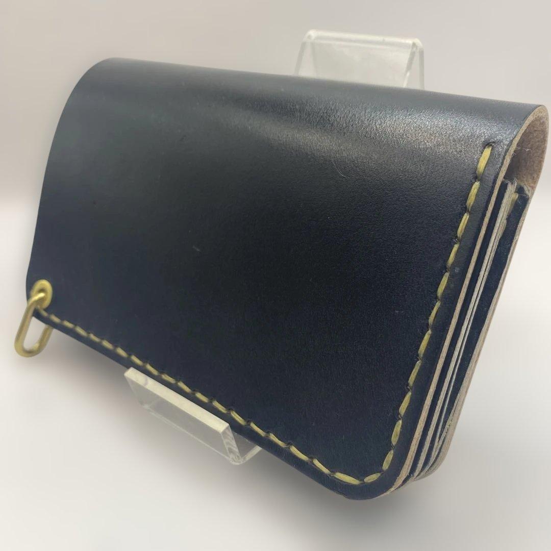 人気！折らずにお札が入る無骨なミドルトラッカーウォレット