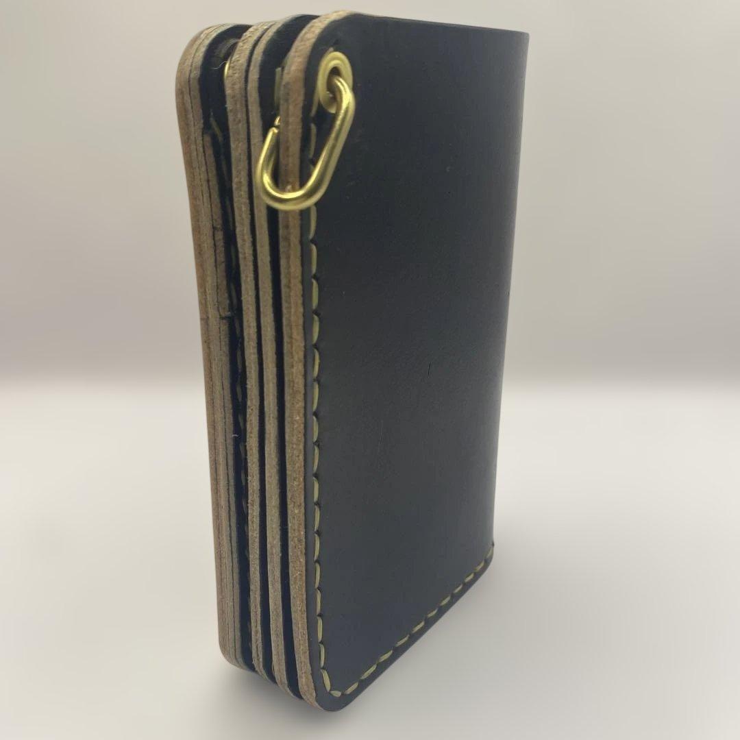 人気！折らずにお札が入る無骨なミドルトラッカーウォレット