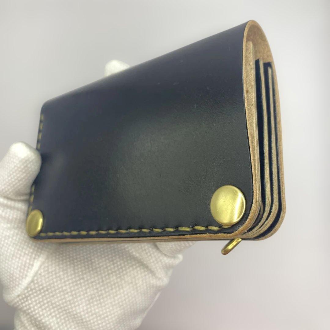 人気！折らずにお札が入る無骨なミドルトラッカーウォレット