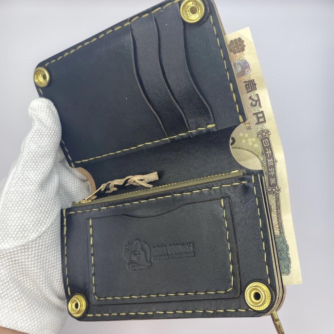 人気！折らずにお札が入る無骨なミドルトラッカーウォレット
