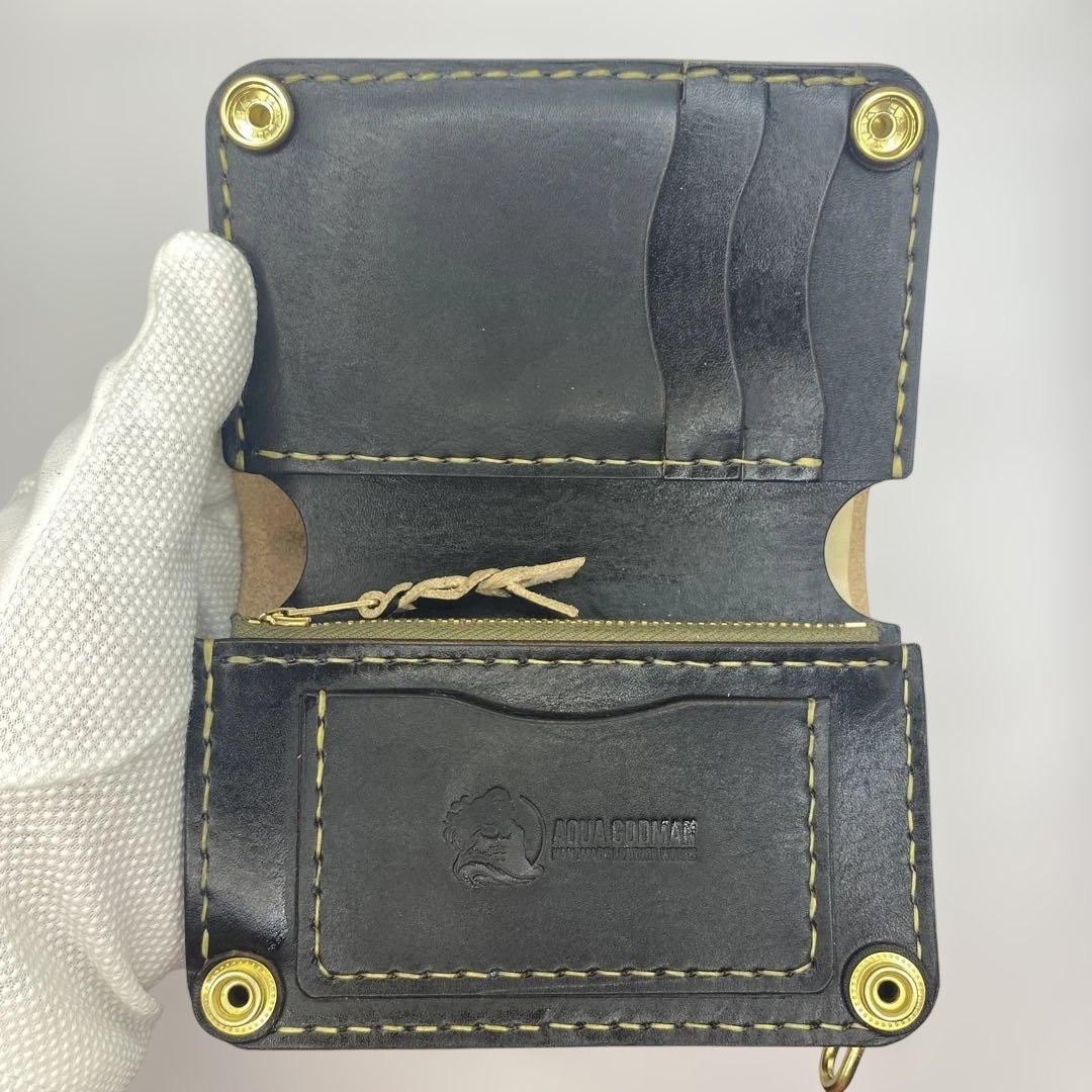 人気！折らずにお札が入る無骨なミドルトラッカーウォレット