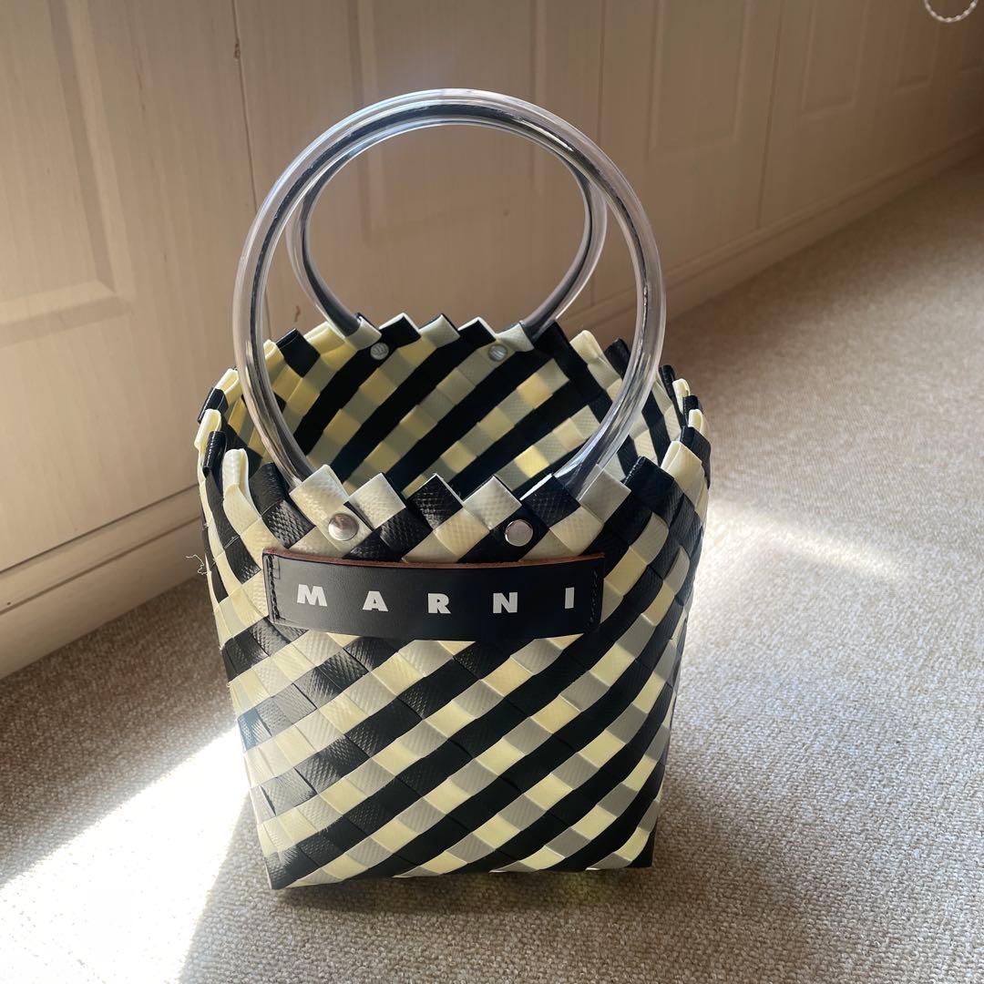 マルニフラワーマーケット　かごバッグ