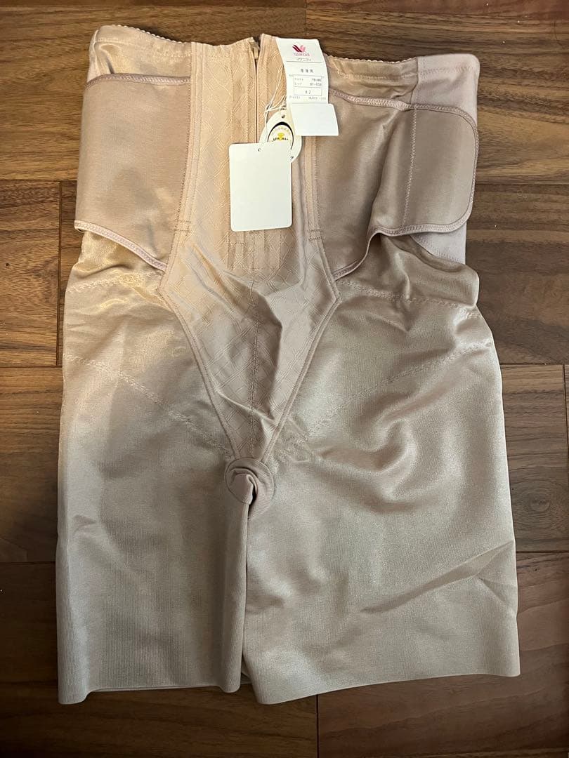 新品未使用！ワコールマタニティ産後の体おなかやヒップをすっきりシェイプ