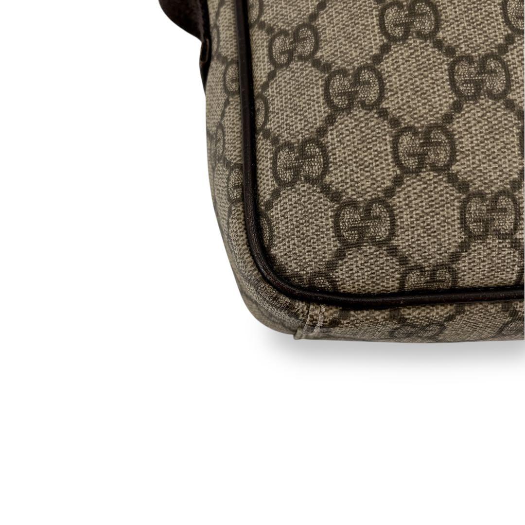 グッチ　ショルダーバッグ　カメラバッグ　ポシェット　GGスプリーム　PVCレザー