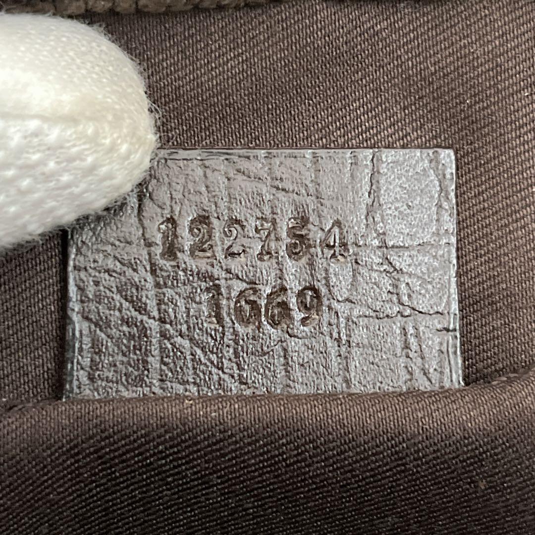 グッチ　ショルダーバッグ　カメラバッグ　ポシェット　GGスプリーム　PVCレザー