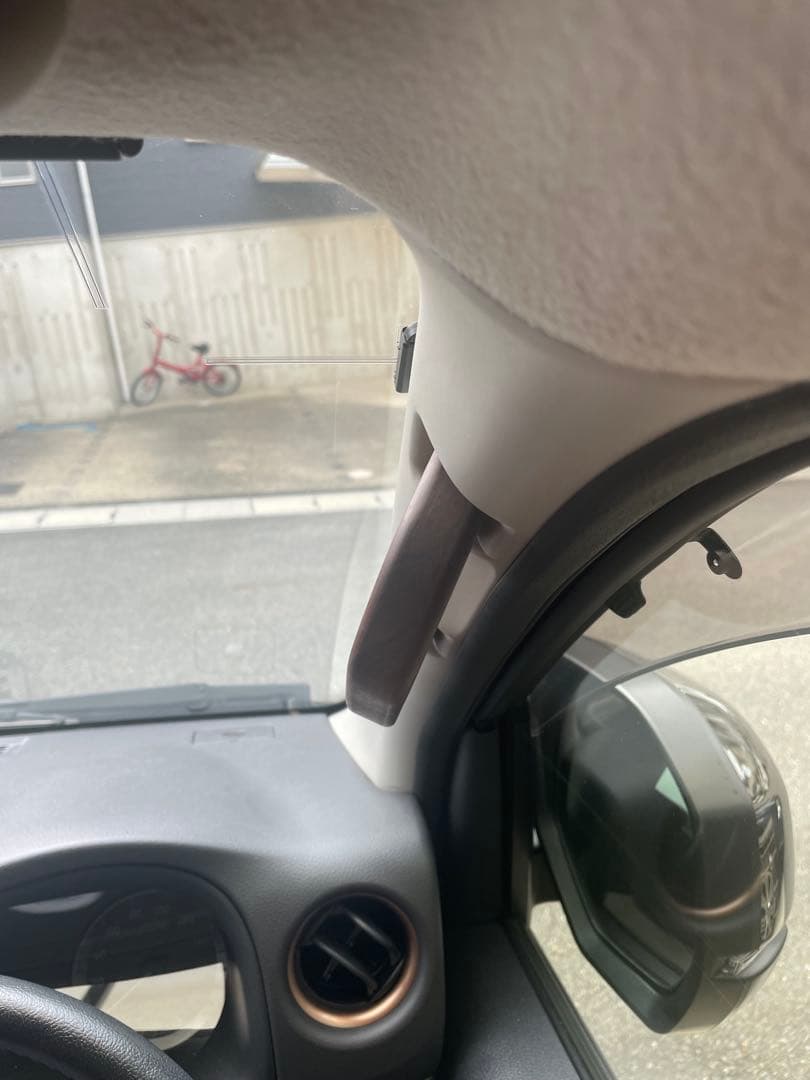 キャラバンE26 ウォールナットアシストグリップ　Ａピラー用、2点セット