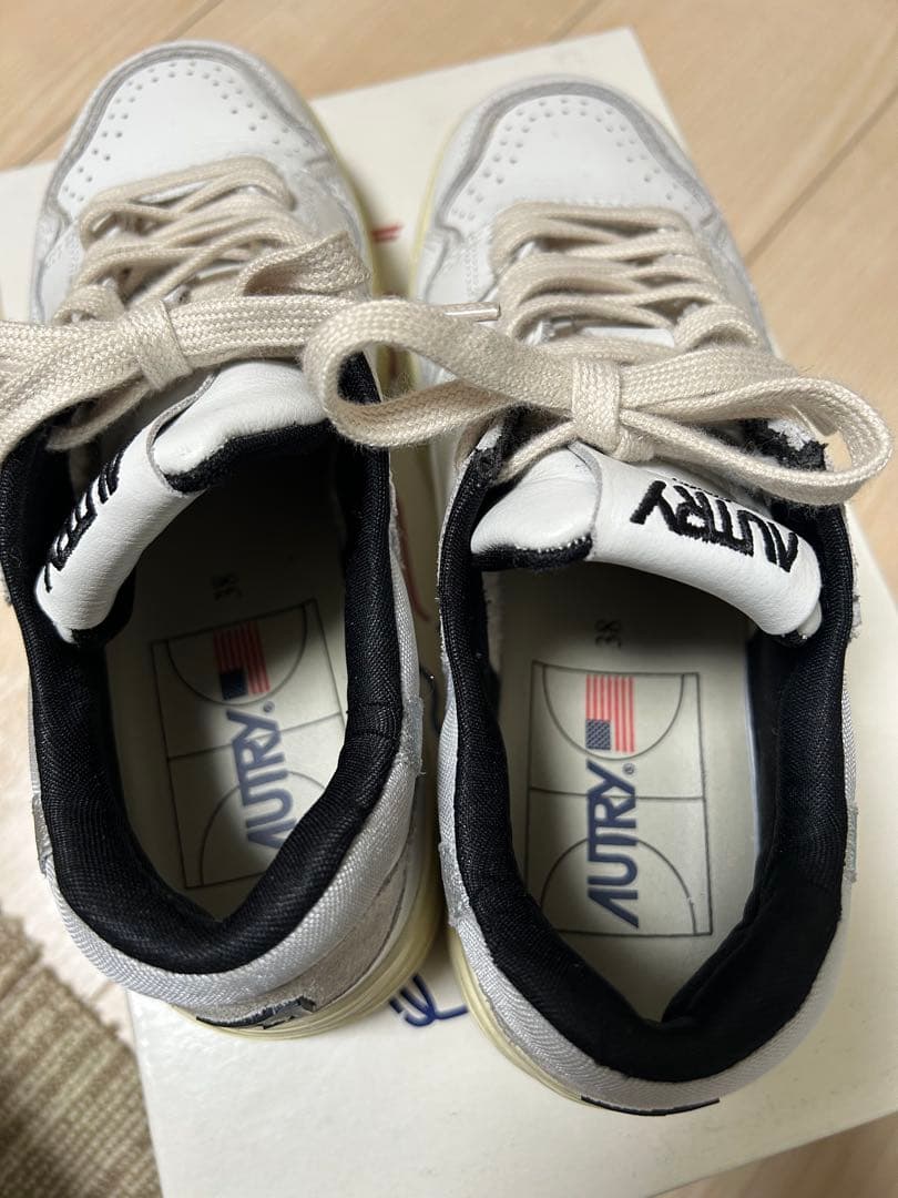 ☆美品☆【AUTRY】ROLW MY06 CLCスニーカー　38