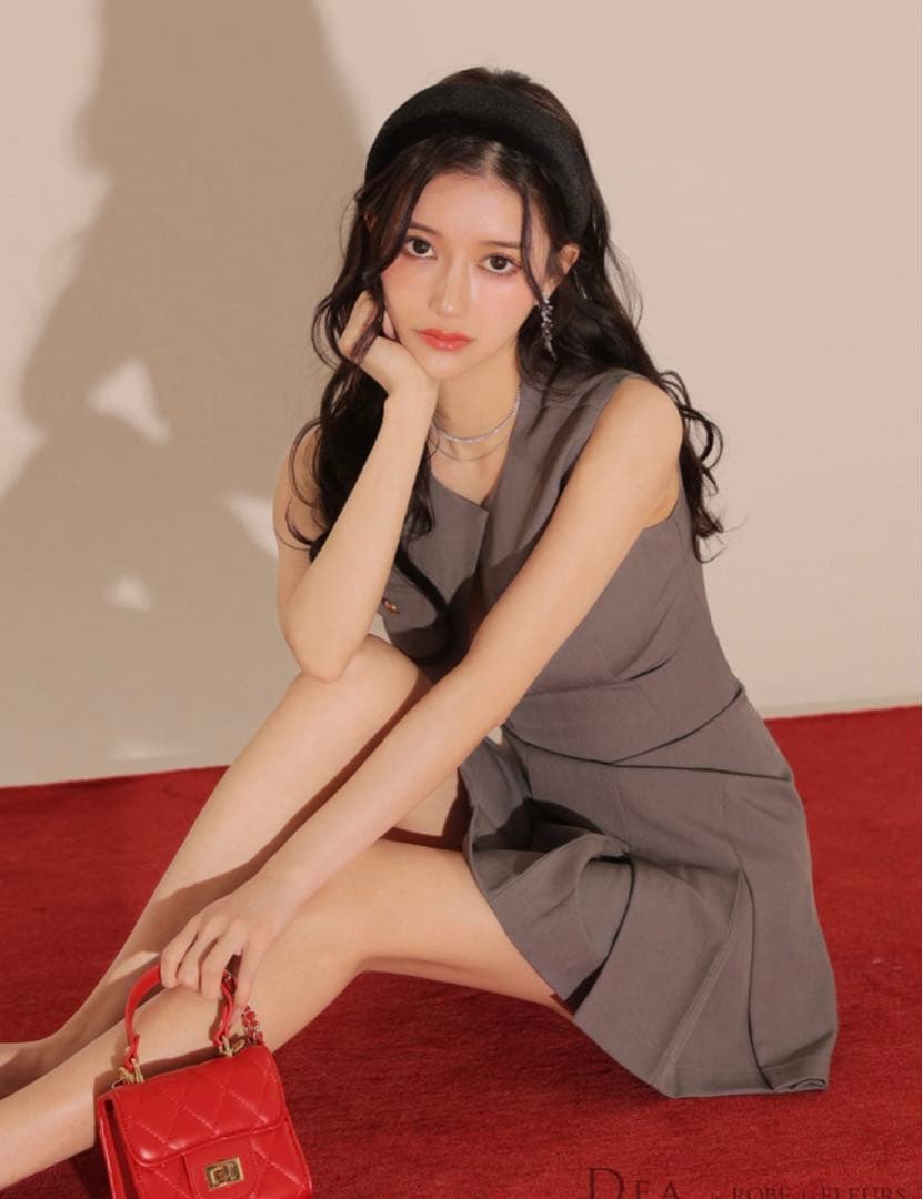 キャバ嬢ドレス　プリーツスカートミニドレス