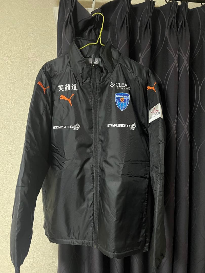 横浜FC プーマ　PUMA ウィンドブレーカー