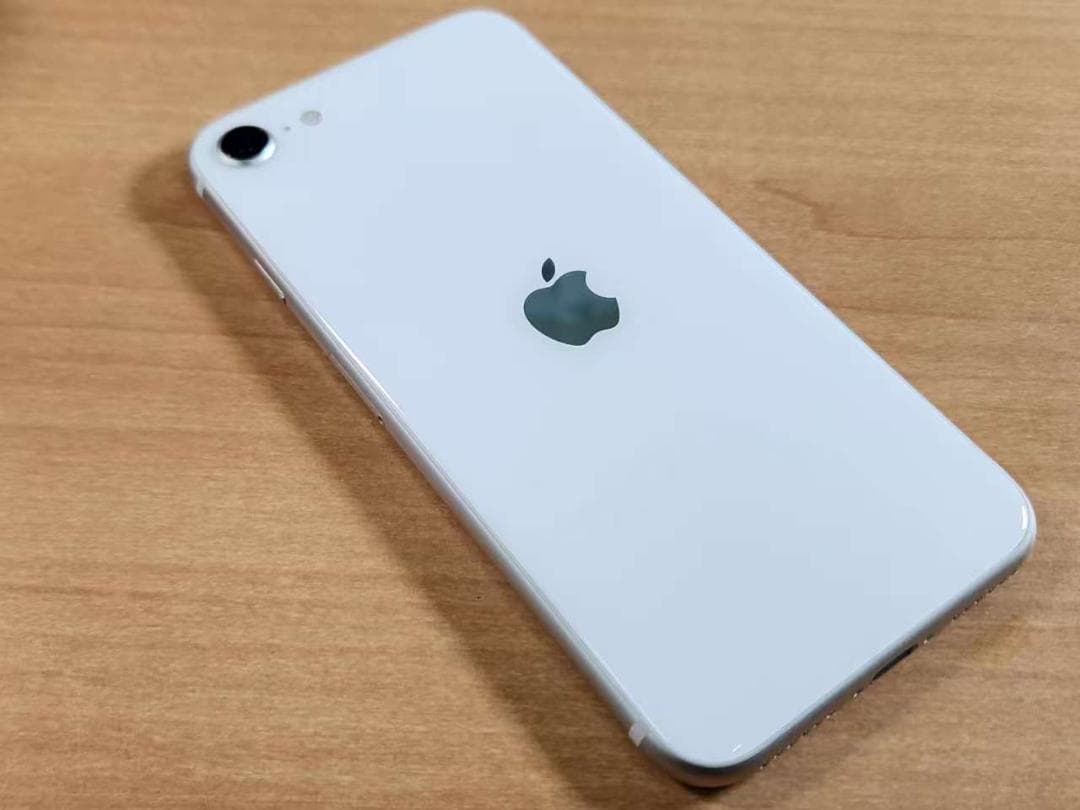 020900A iPhone SE A2782 第3世代 64GB