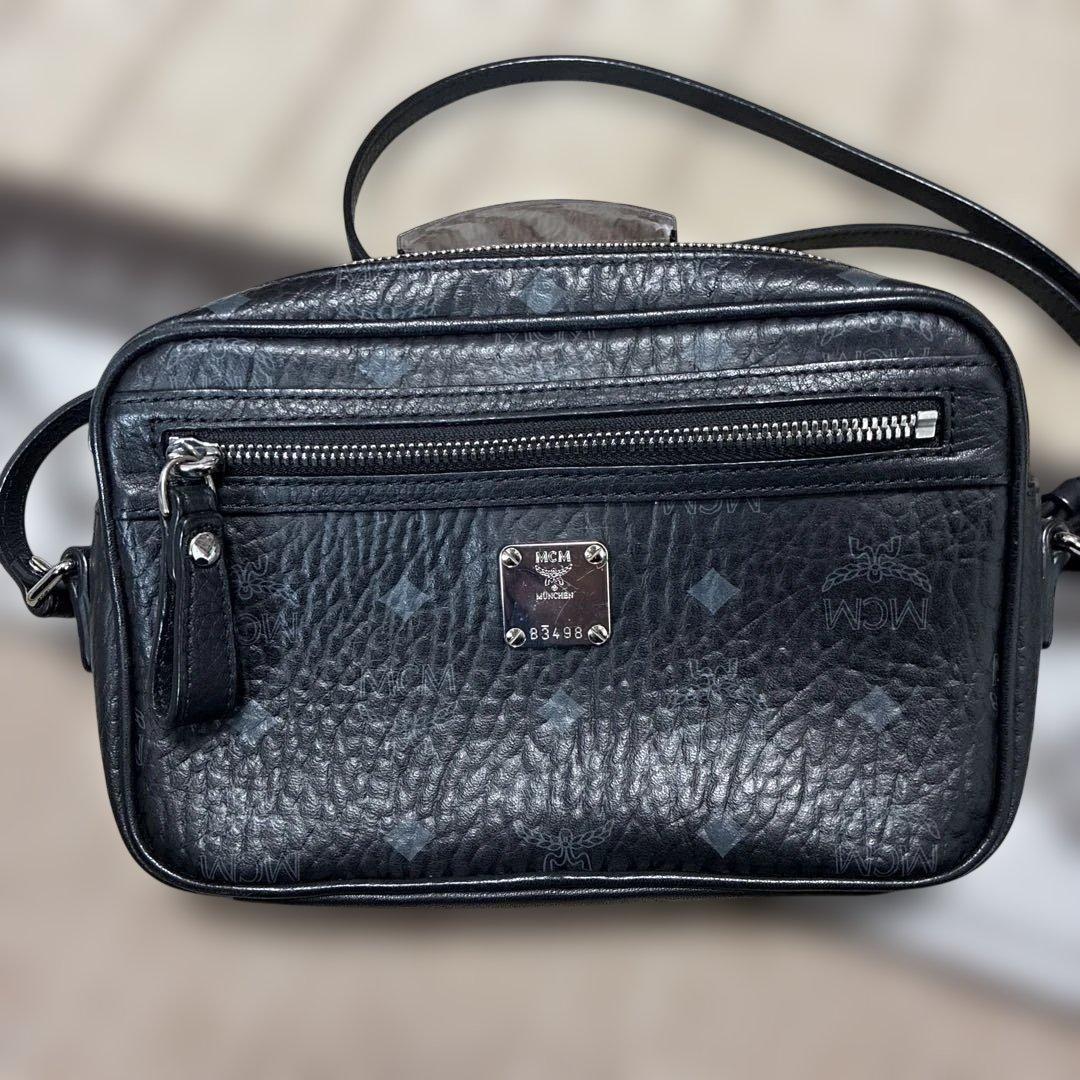 MCM ショルダーバッグ　ブラック