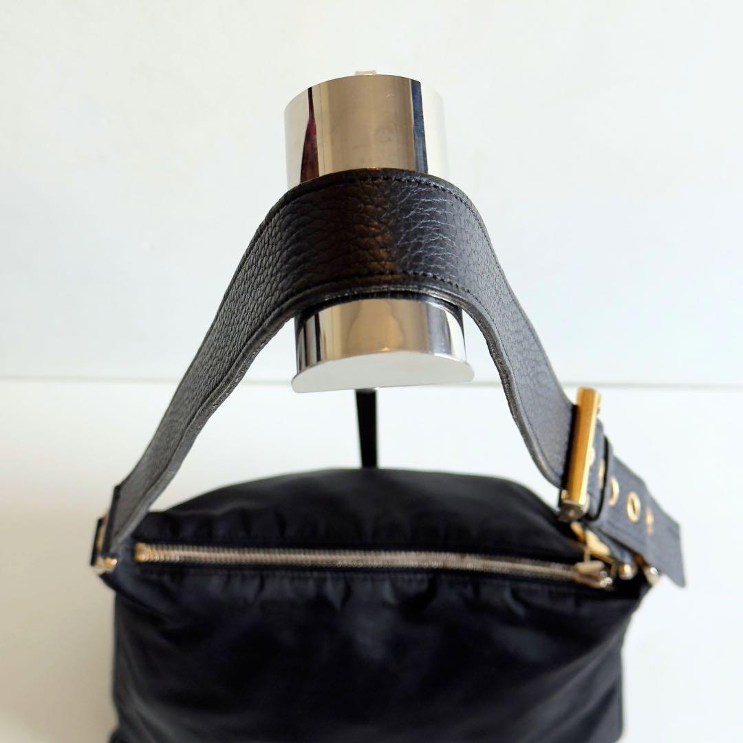 希少 PRADA プラダ ショルダーバッグ 三角ロゴ 白タグ 黒 金ロゴ 正規