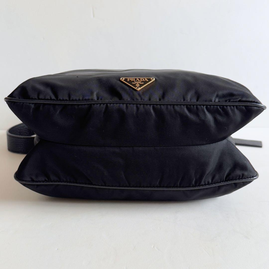希少 PRADA プラダ ショルダーバッグ 三角ロゴ 白タグ 黒 金ロゴ 正規