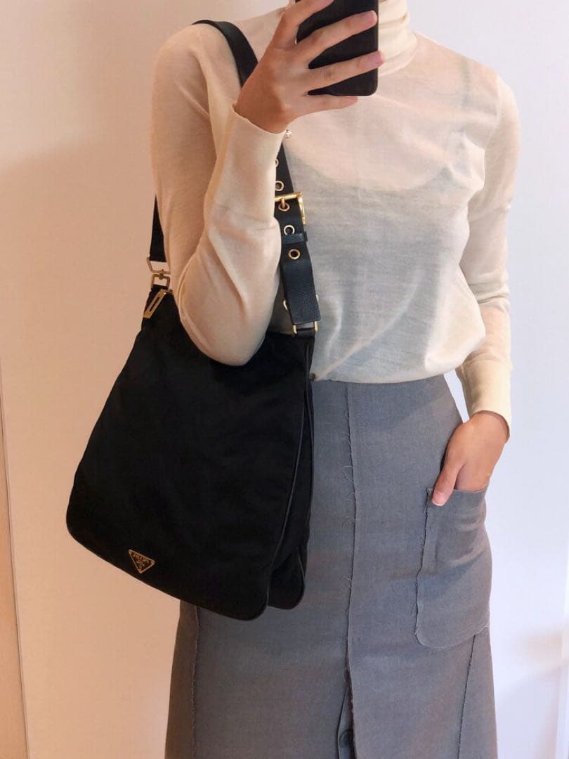 希少 PRADA プラダ ショルダーバッグ 三角ロゴ 白タグ 黒 金ロゴ 正規