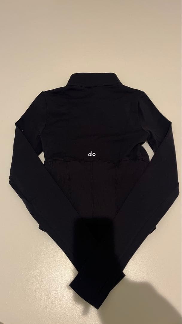 alo ブラック タイトフィットジャージ