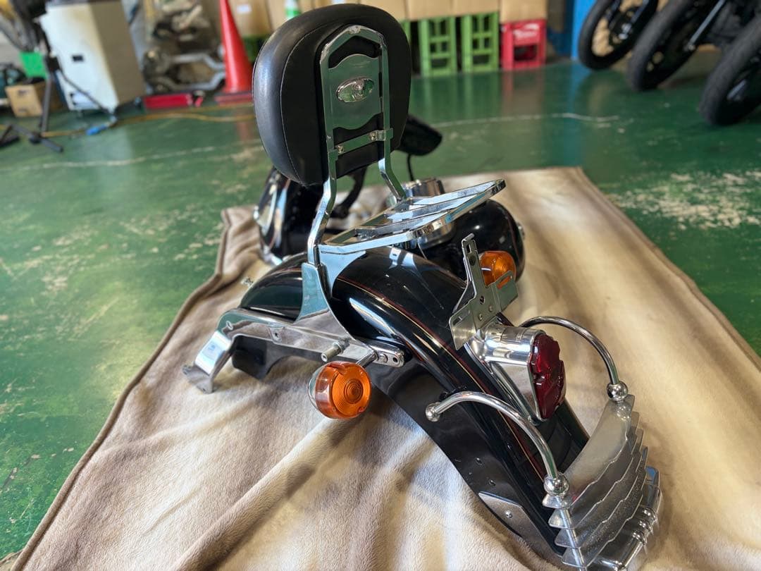 FLSTS 2001年式　キャブ車　外装一式　装飾品多数！