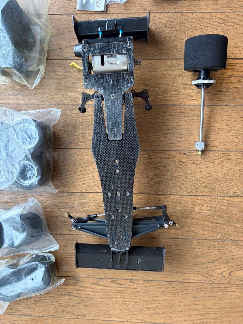 エ*ゼ様 タミヤ f103 シャーシなど変更