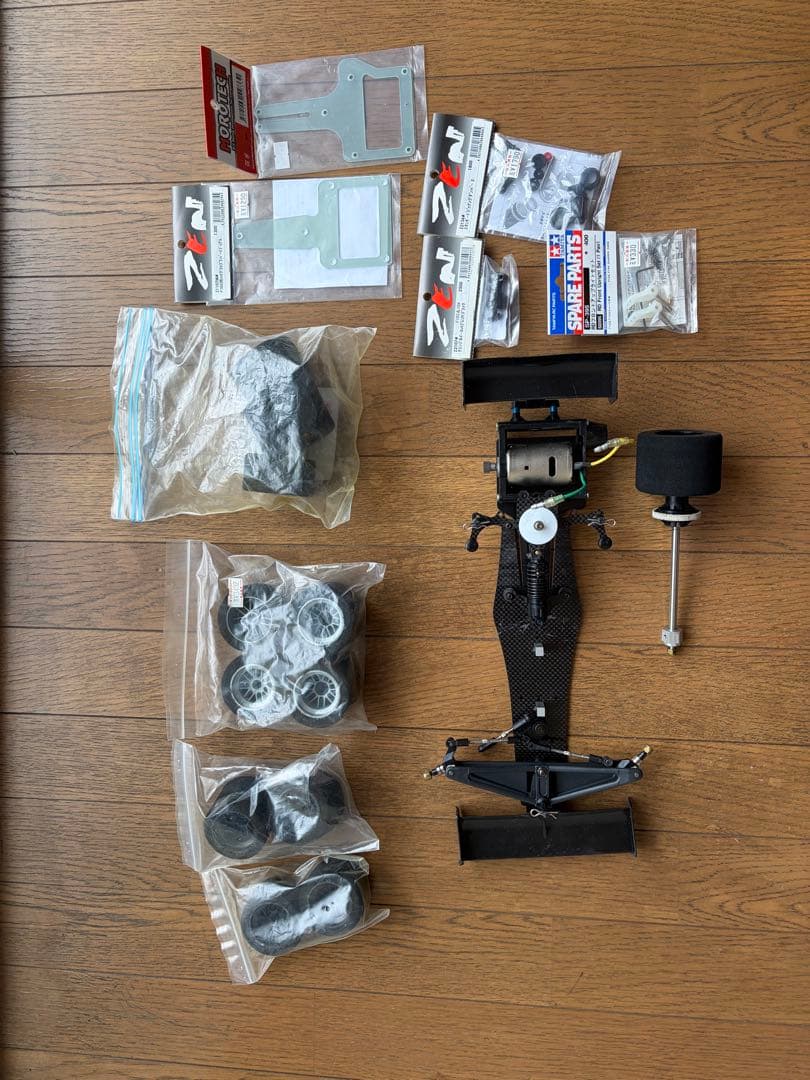 エ*ゼ様 タミヤ f103 シャーシなど変更