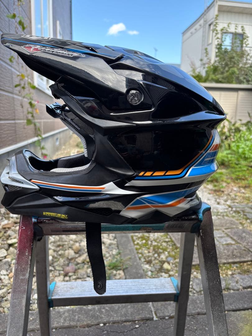 N*u様 SHOEI VFX WＲ　ヘルメット　オリジナルですが　　Lサイズ