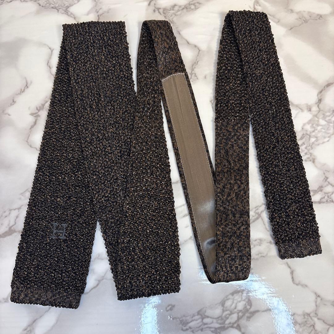 HERMES ニットタイ　ブラウン　ブラック　茶　黒　ワンポイント