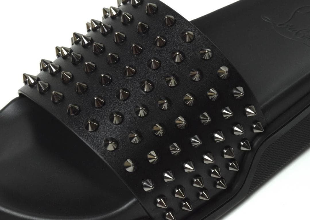 未使用 クリスチャンルブタン スタッズ レザーサンダル 42 POOL FUN