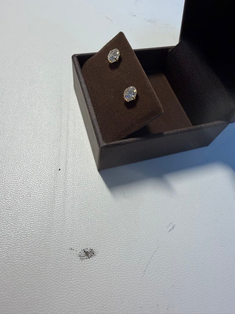 天然ダイヤモンドピアス 計0. 943ct 約1カラット 中央宝石