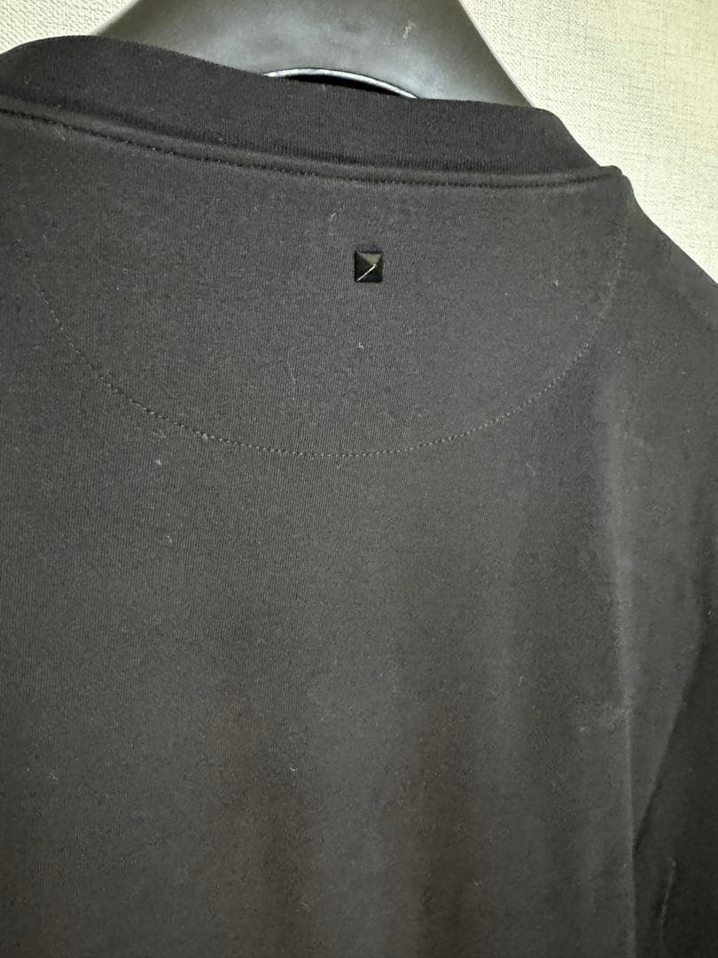 VALENTINO ブラック カットアウトTシャツ 半袖