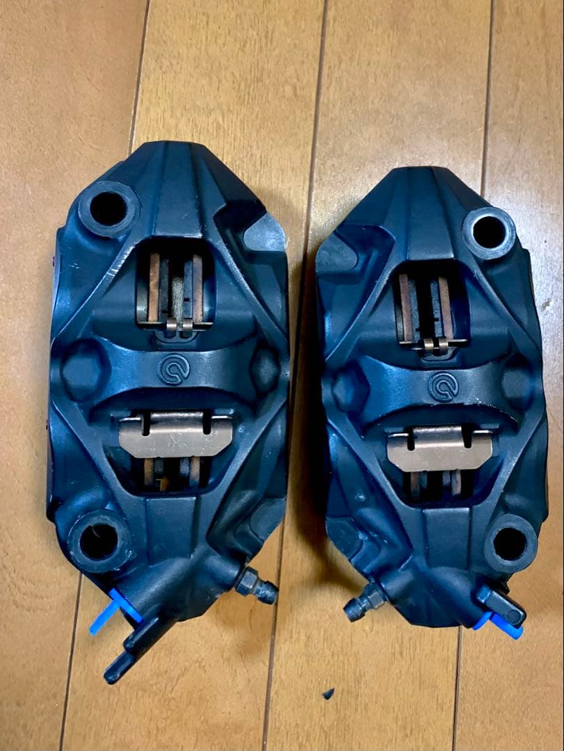 SUZUKI隼2型用brembo モノブロックブレーキキャリパー　ホガラカ