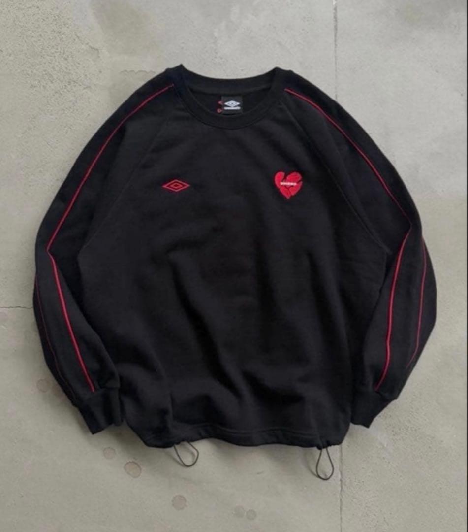 ONCILY UMBROコラボPIPING DRAW CODE SWEAT