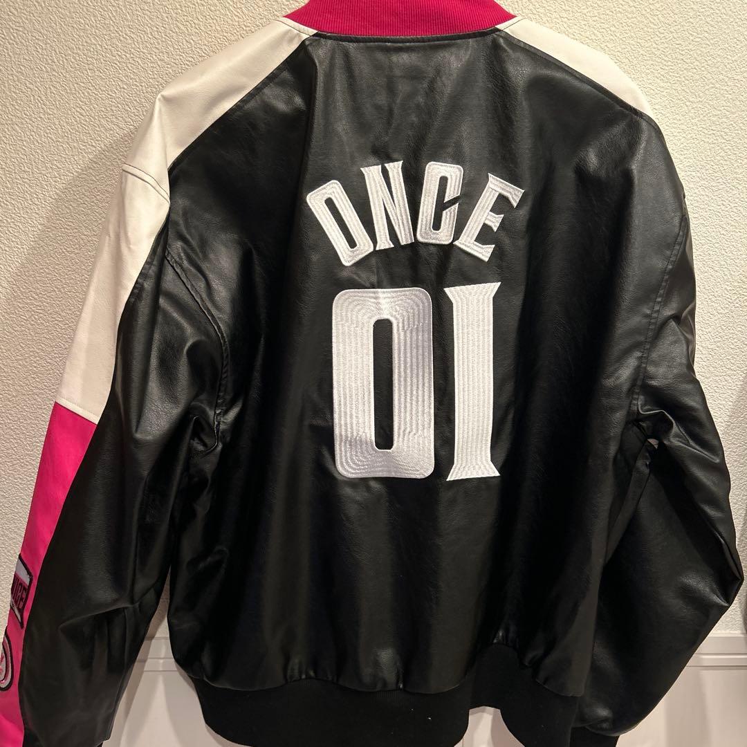 TWICE スタジャン