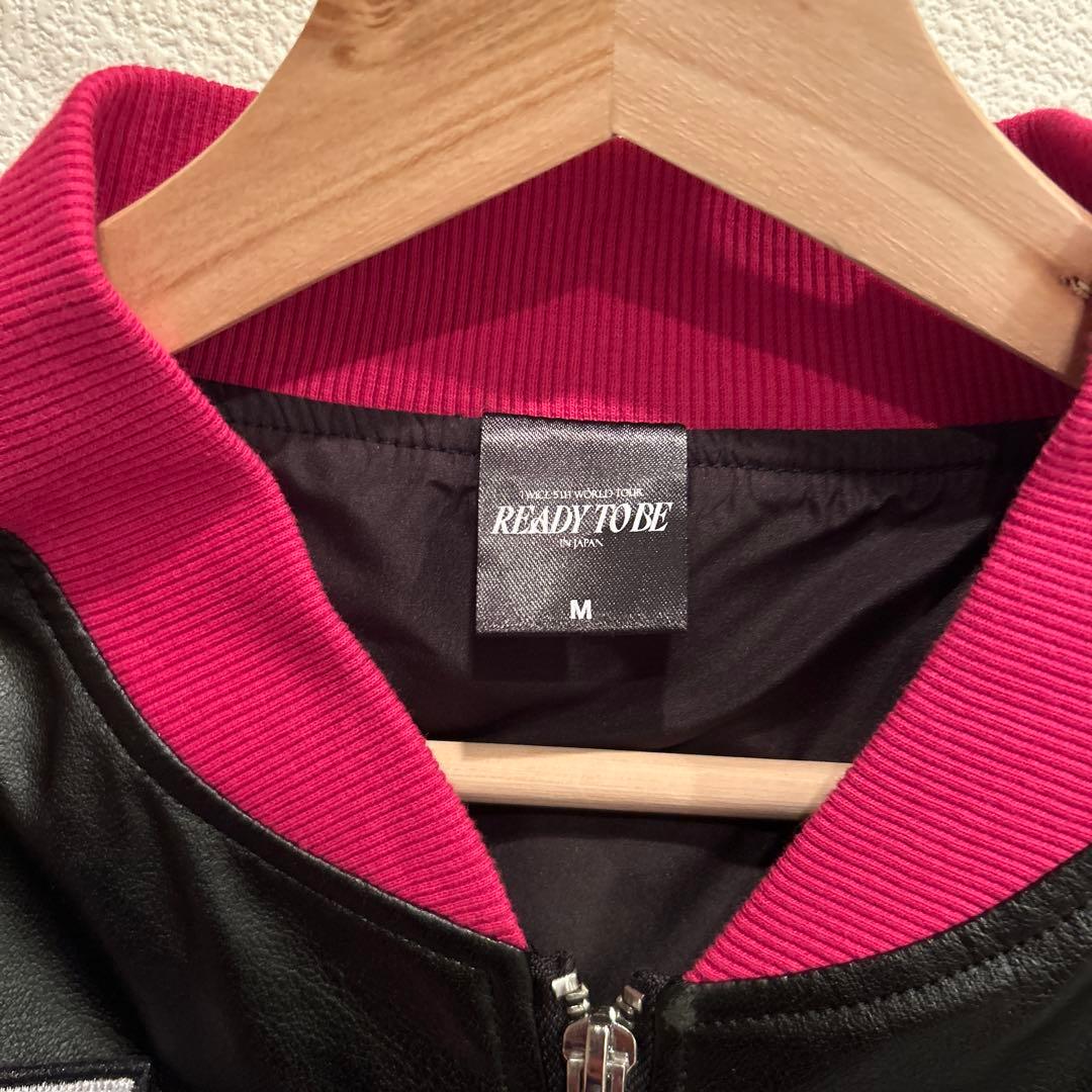 TWICE スタジャン