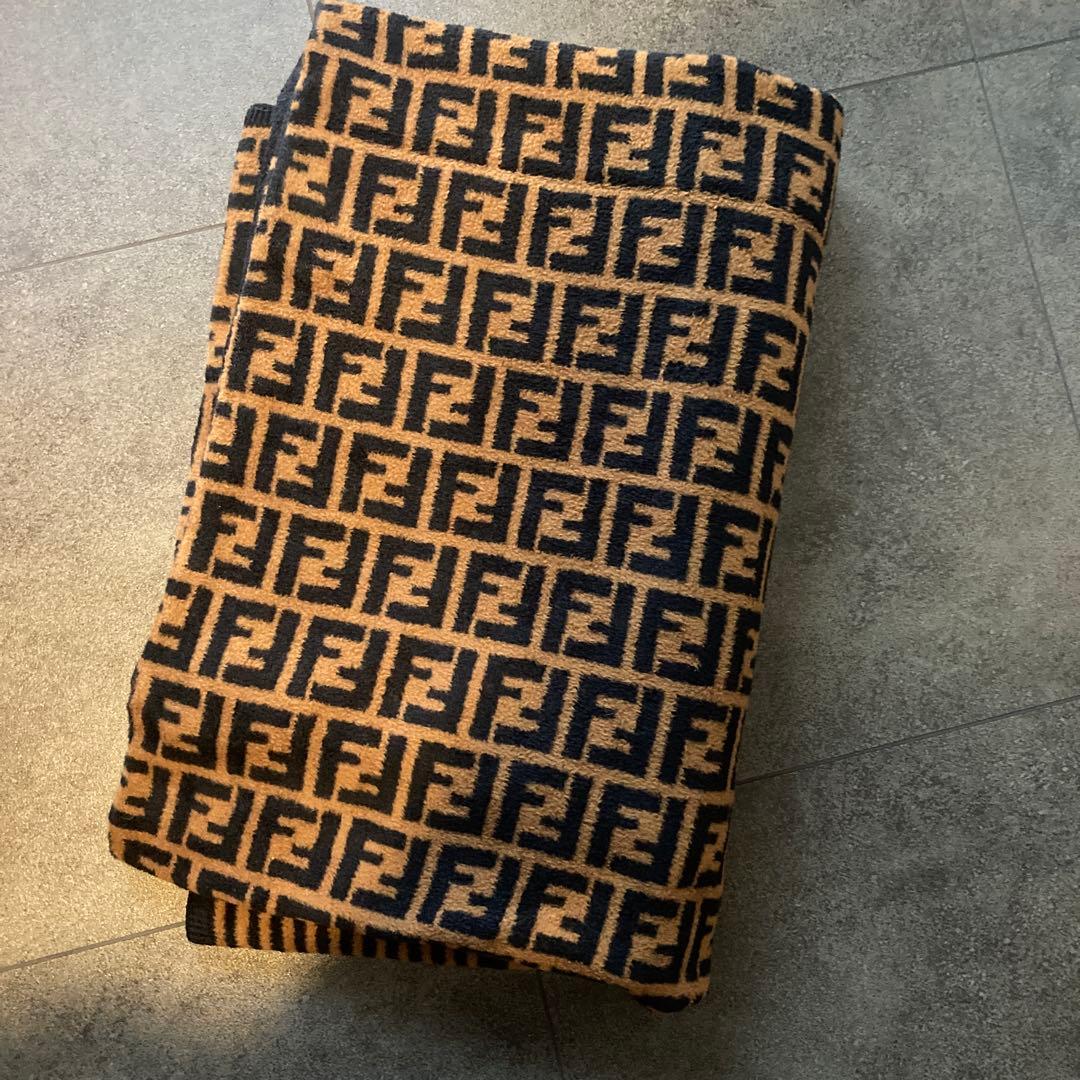 お値下げFENDI ズッカ総ロゴ　毛布　ヴィンテージ