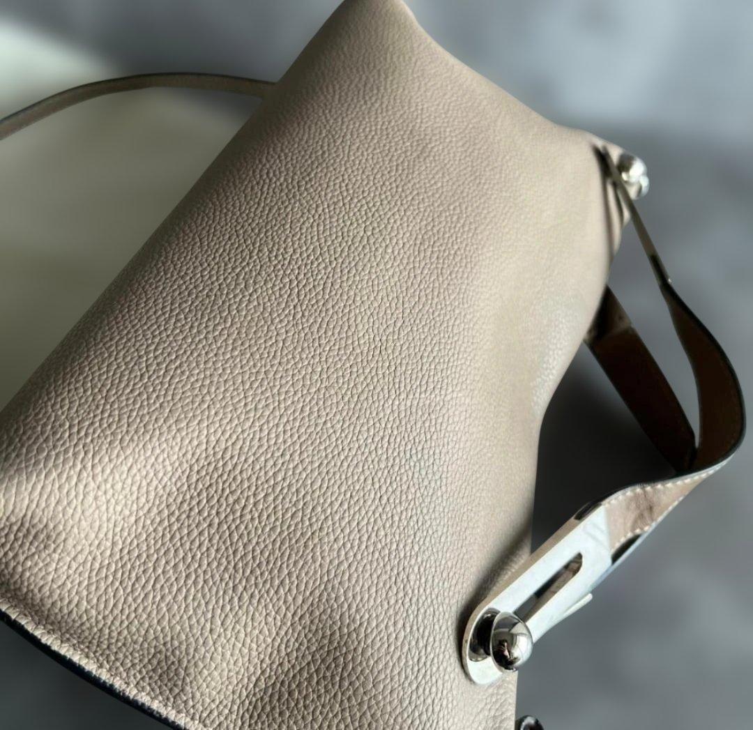 ロエベ LOEWE ミッシー ベージュレザー ショルダー クラッチ バッグ