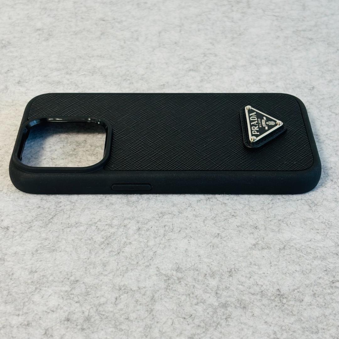 プラダ iPhoneケース サフィアーノレザー　スマホケース　黒　 PRADA
