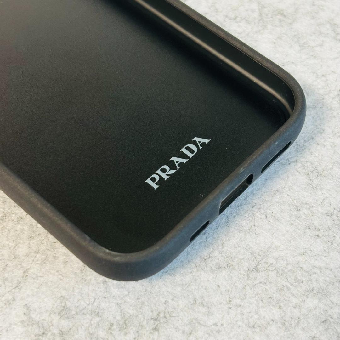 プラダ iPhoneケース サフィアーノレザー　スマホケース　黒　 PRADA