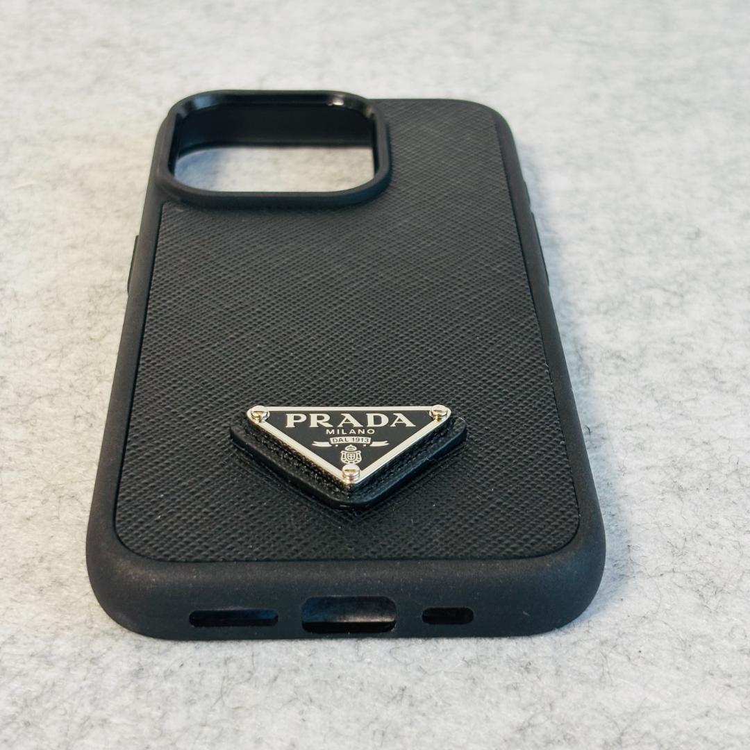 プラダ iPhoneケース サフィアーノレザー　スマホケース　黒　 PRADA