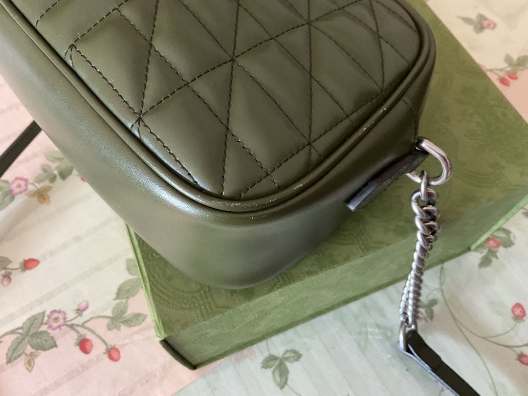 GUCCI オリーブグリーン ショルダーバッグ