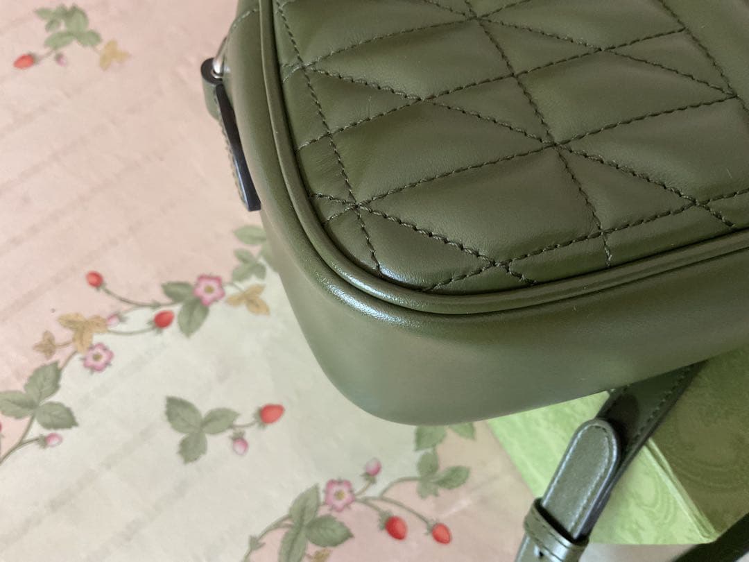 GUCCI オリーブグリーン ショルダーバッグ
