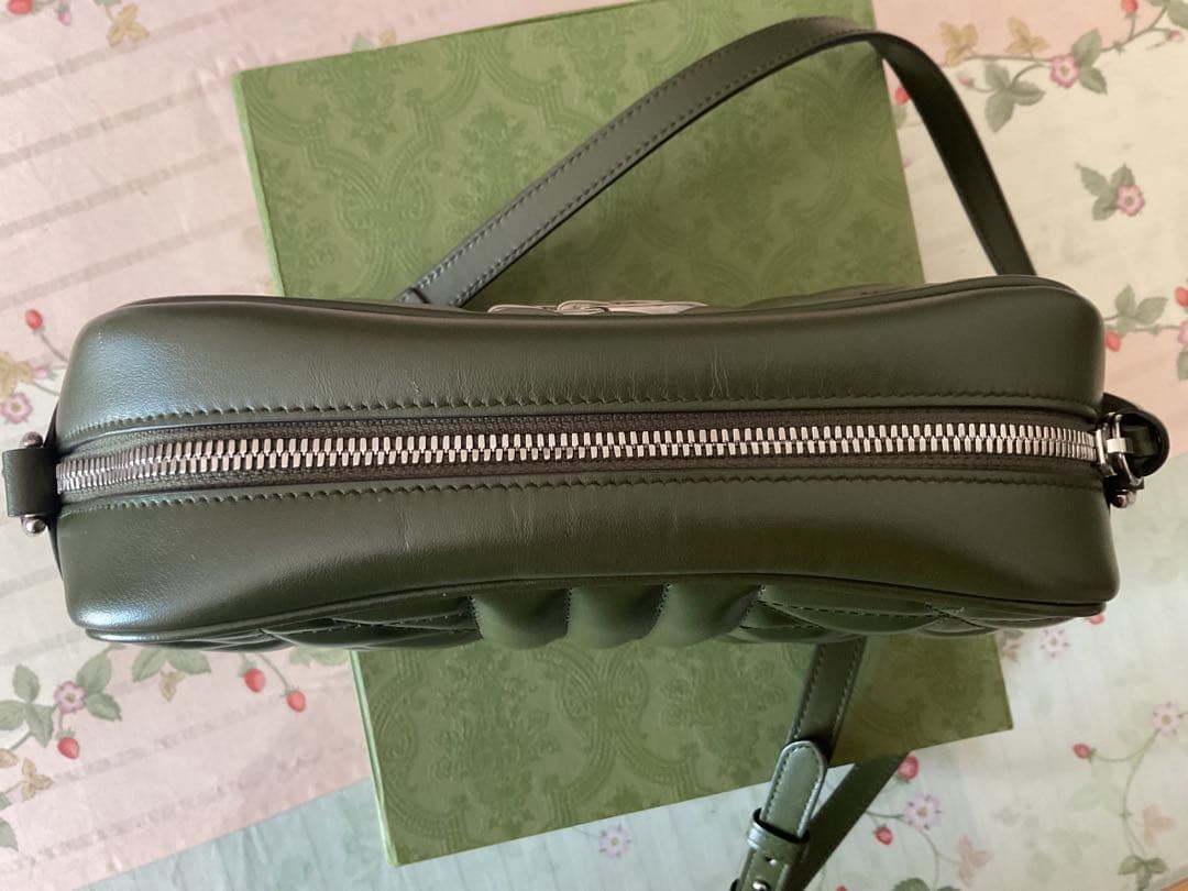 GUCCI オリーブグリーン ショルダーバッグ