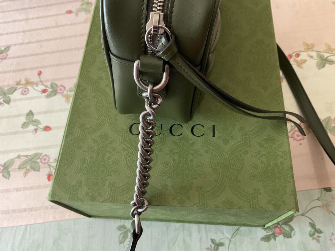 GUCCI オリーブグリーン ショルダーバッグ