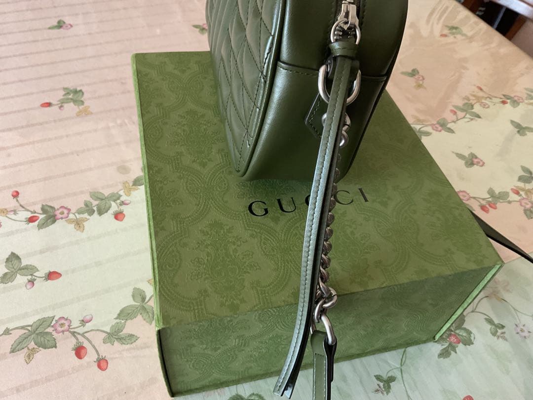 GUCCI オリーブグリーン ショルダーバッグ
