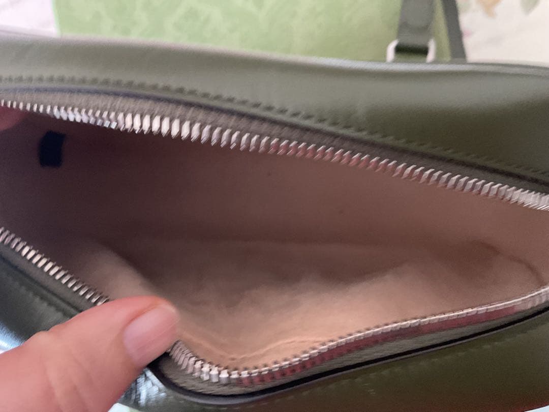 GUCCI オリーブグリーン ショルダーバッグ