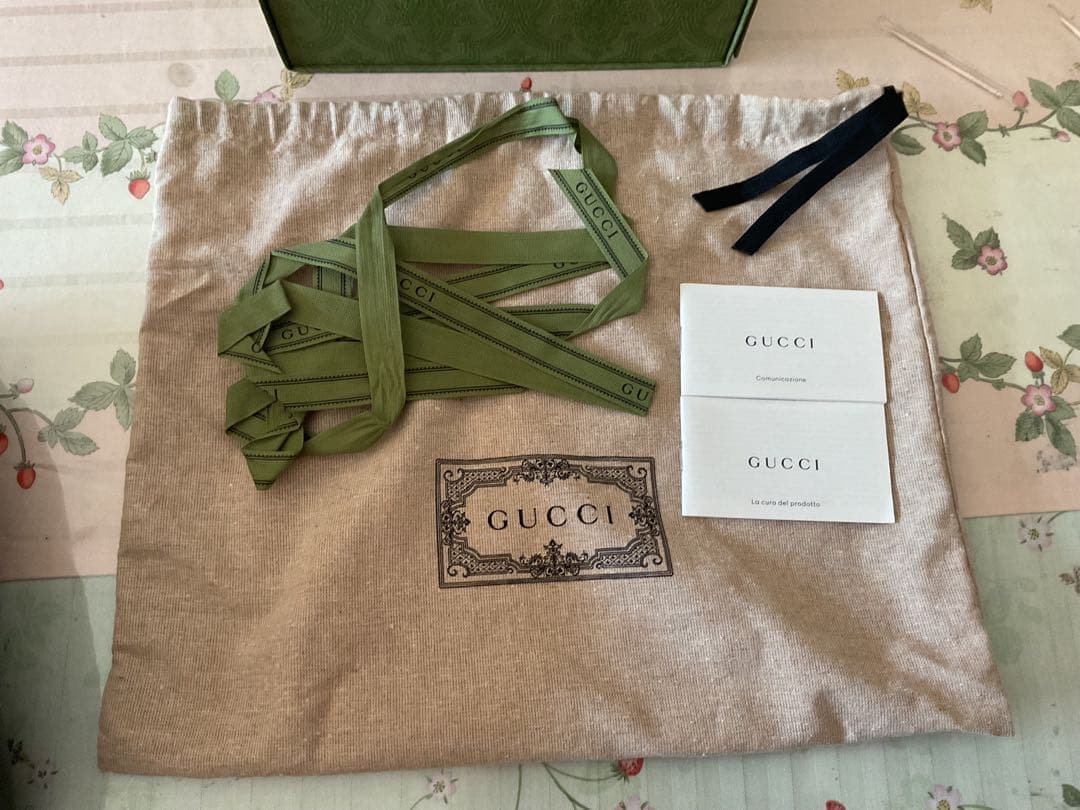 GUCCI オリーブグリーン ショルダーバッグ