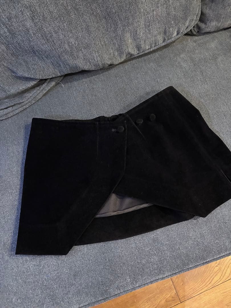 m25ページ　LA PEAU DE GEM スエードビスチェ