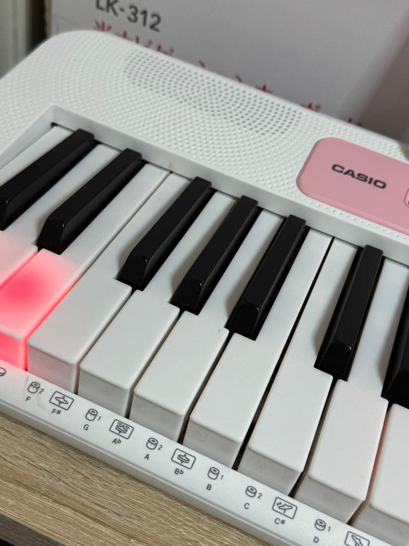 CASIO カシオ　キーボード　LK-312 光ナビゲーション