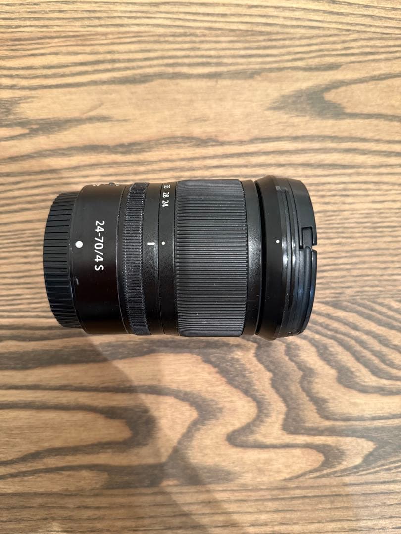 NIKKOR 24-70mm f/4 ズームレンズ