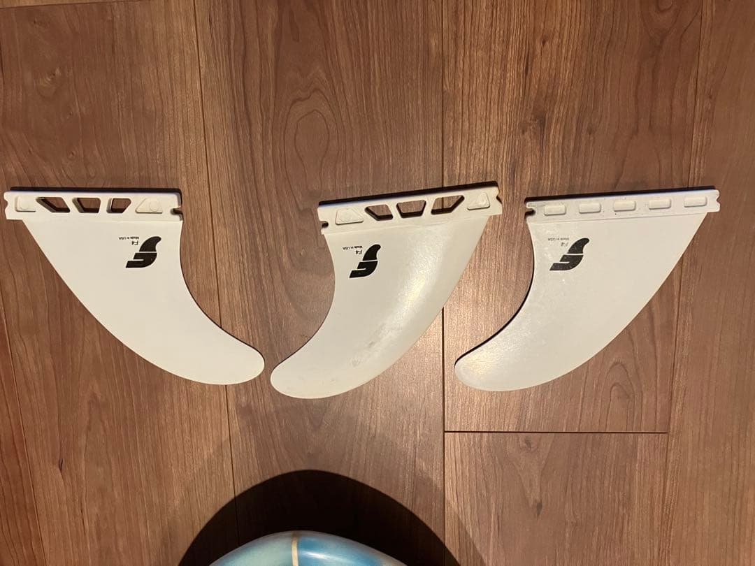 ショートボード 6'0\" x 18 5/8\" x 2 1/4\" フィン付き