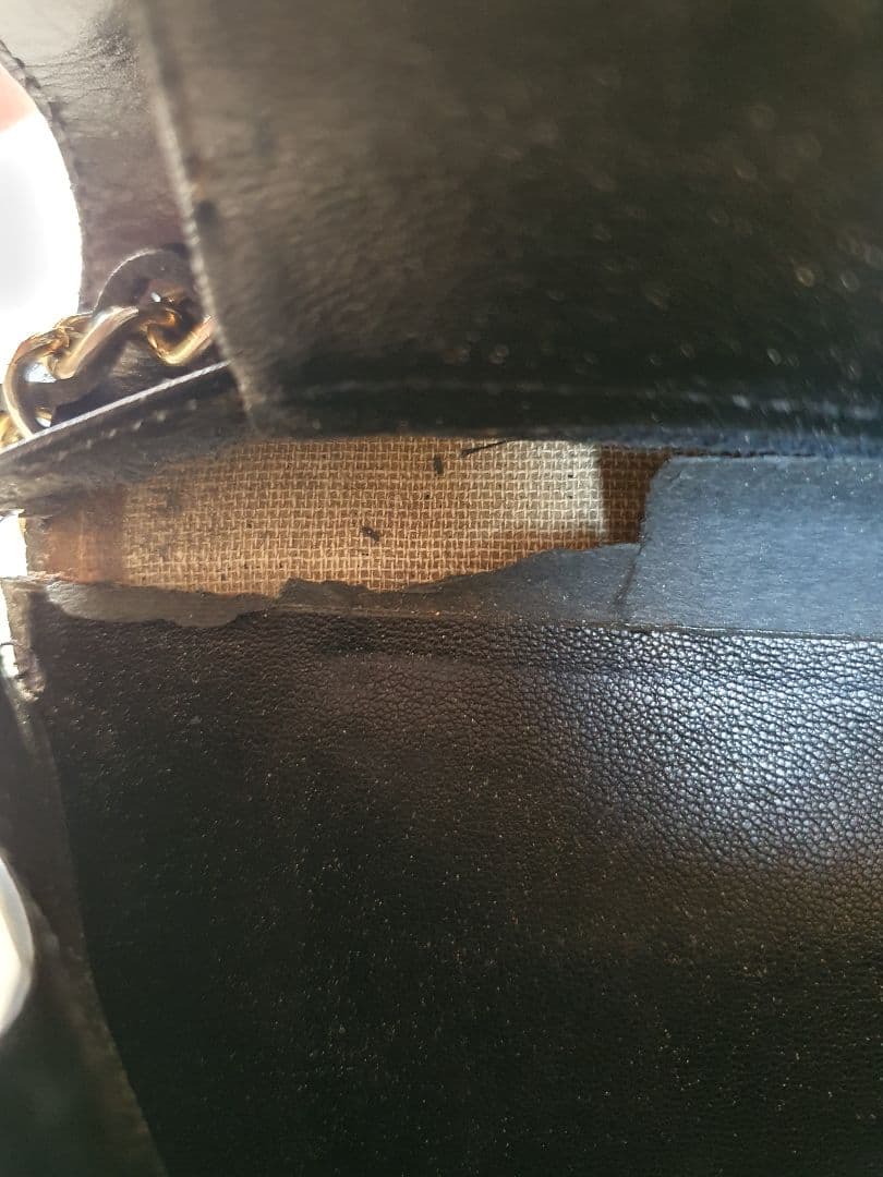 シャネル レザー ショルダーバッグ